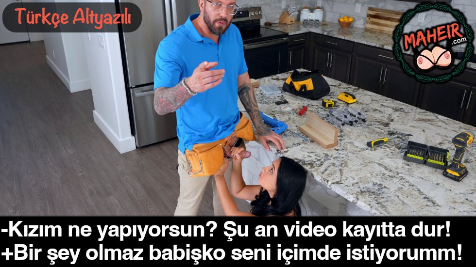 Yaramaz Liseli Sürtük Babasının Önünde Diz Çöküyor